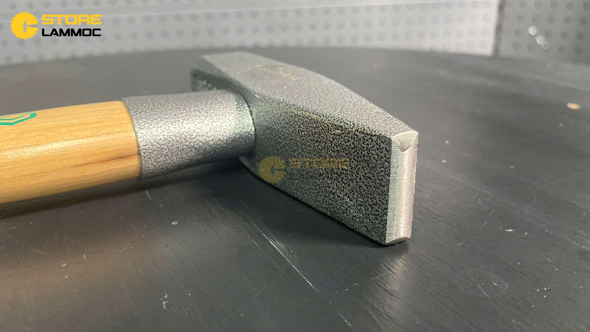 Búa cơ khí cán gỗ 500g Sata 92404