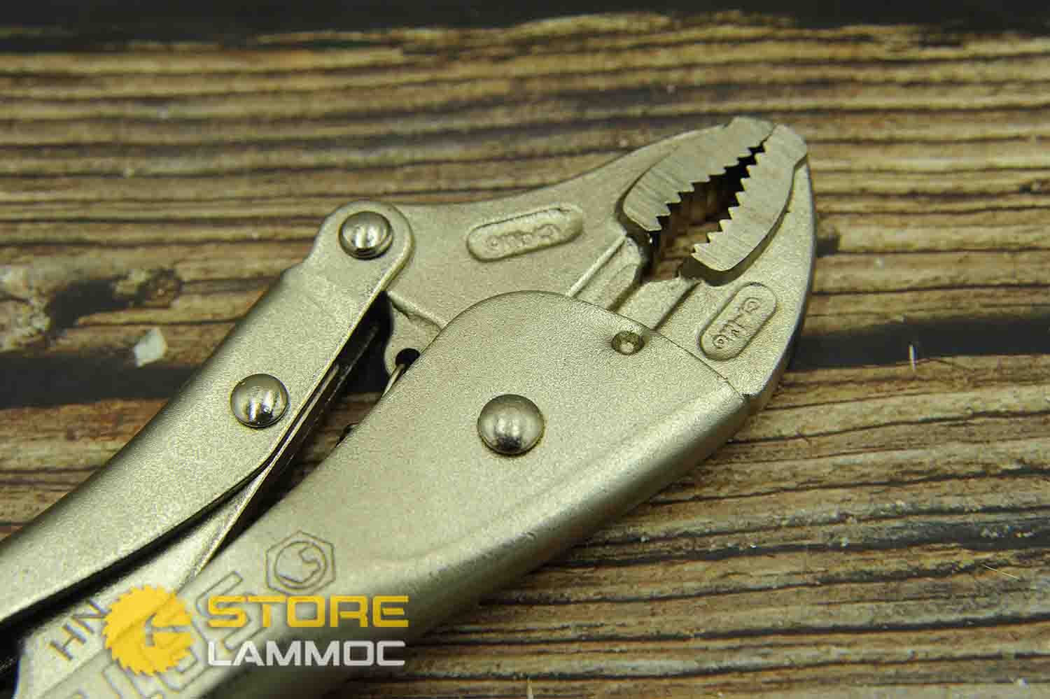 Kìm bấm chết mỏ cong 10 inch Sata 71103 cán trơn