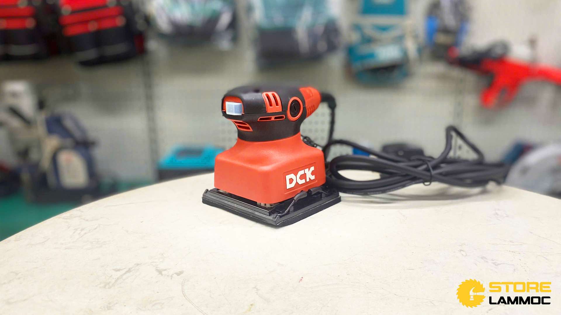 Máy chà nhám rung 240W DCK KSB03-100