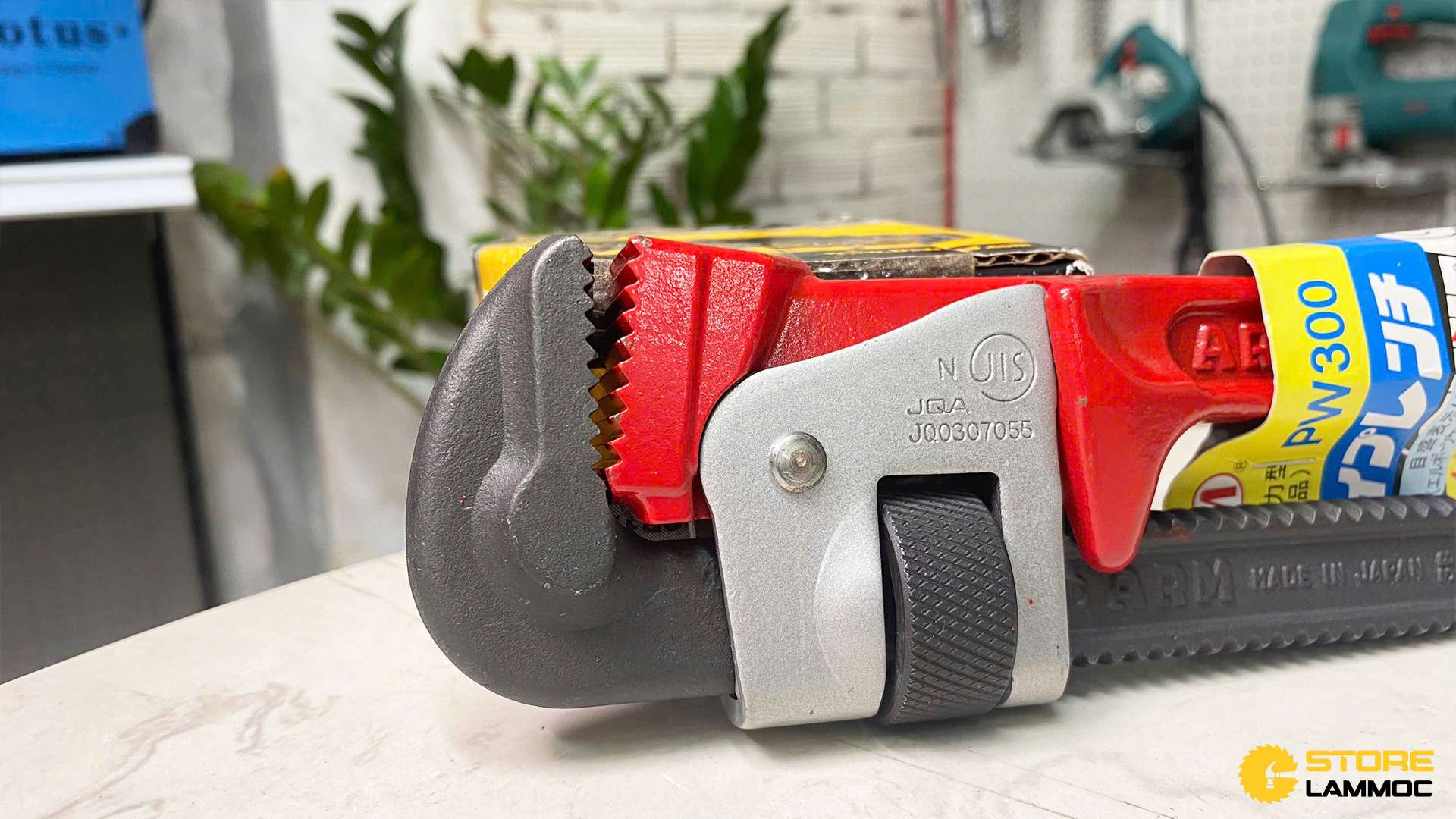 Mỏ lết răng thân sắt 300mm Arm PW-300