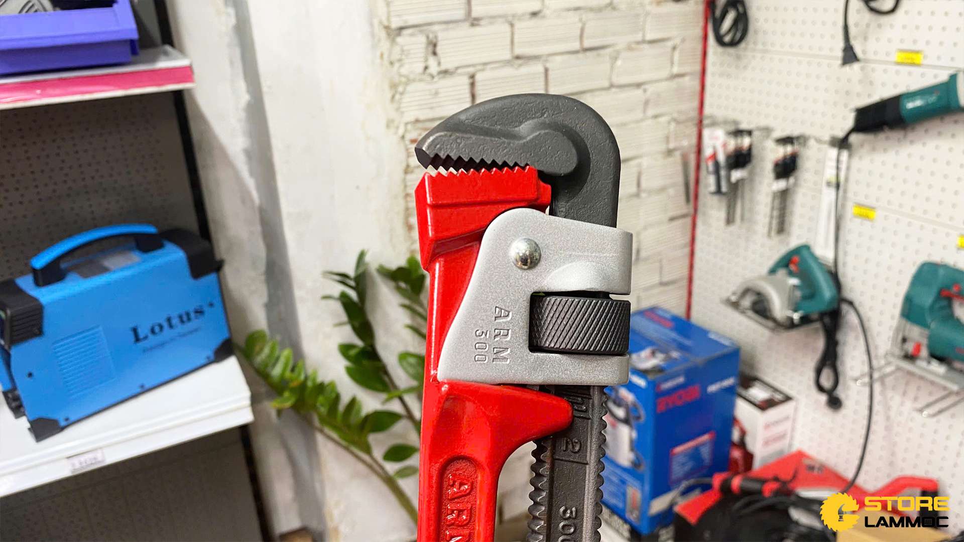 Mỏ lết răng thân sắt 300mm Arm PW-300