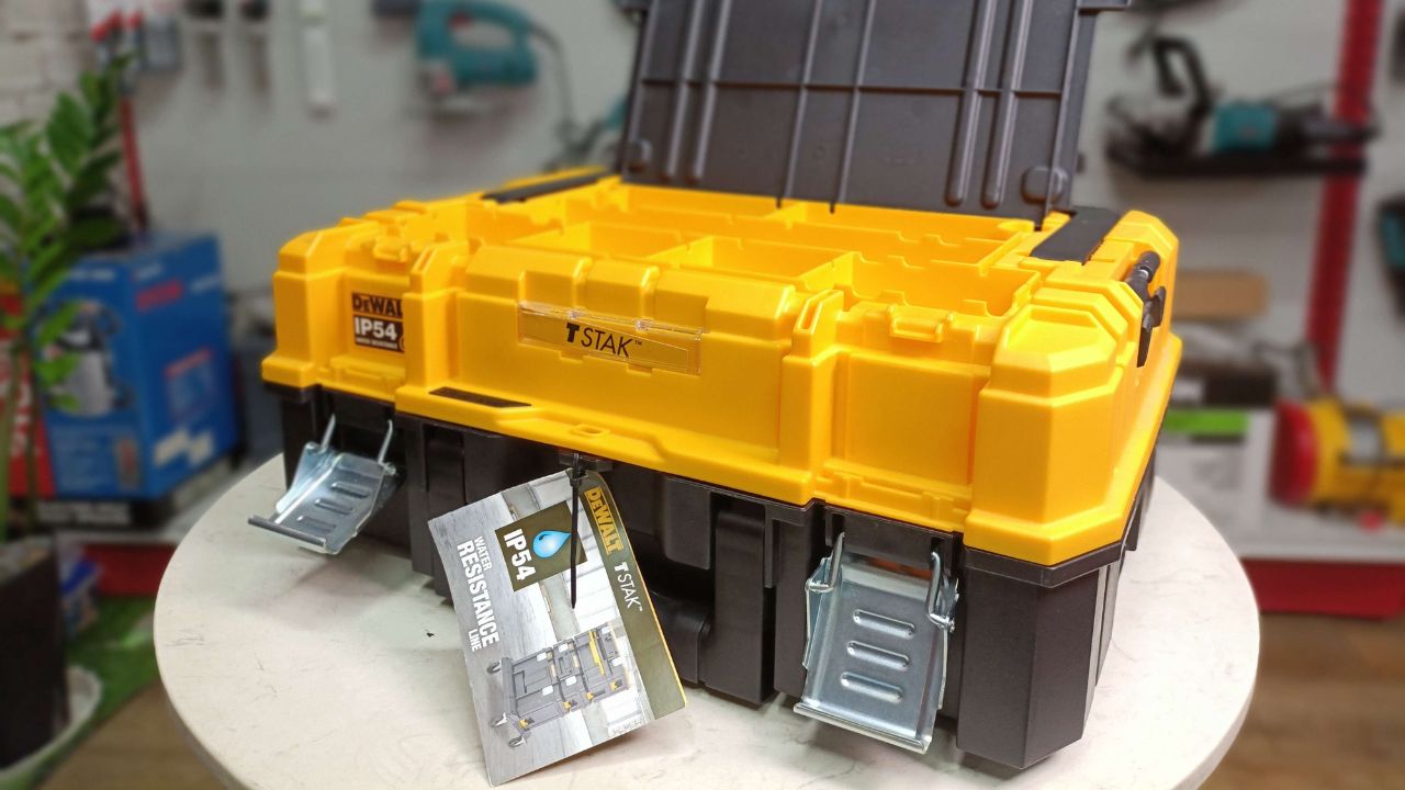 Thùng đựng đồ nghề mini dụng cụ ốc vít Dewalt TSTAK  chống nước IP54 DWST83344-1