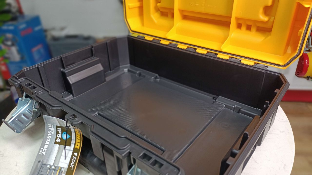 Thùng đựng đồ nghề mini dụng cụ ốc vít Dewalt TSTAK  chống nước IP54 DWST83344-1