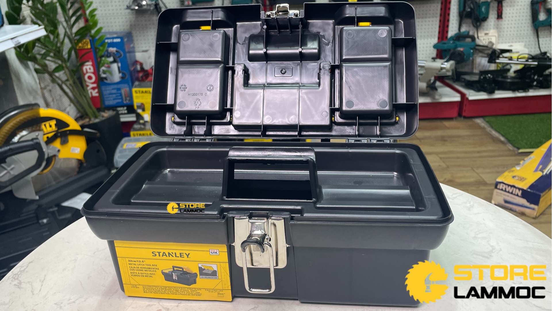 Thùng đựng đồ nghề 12.5inch Stanley 1-92-064 khóa kim loại