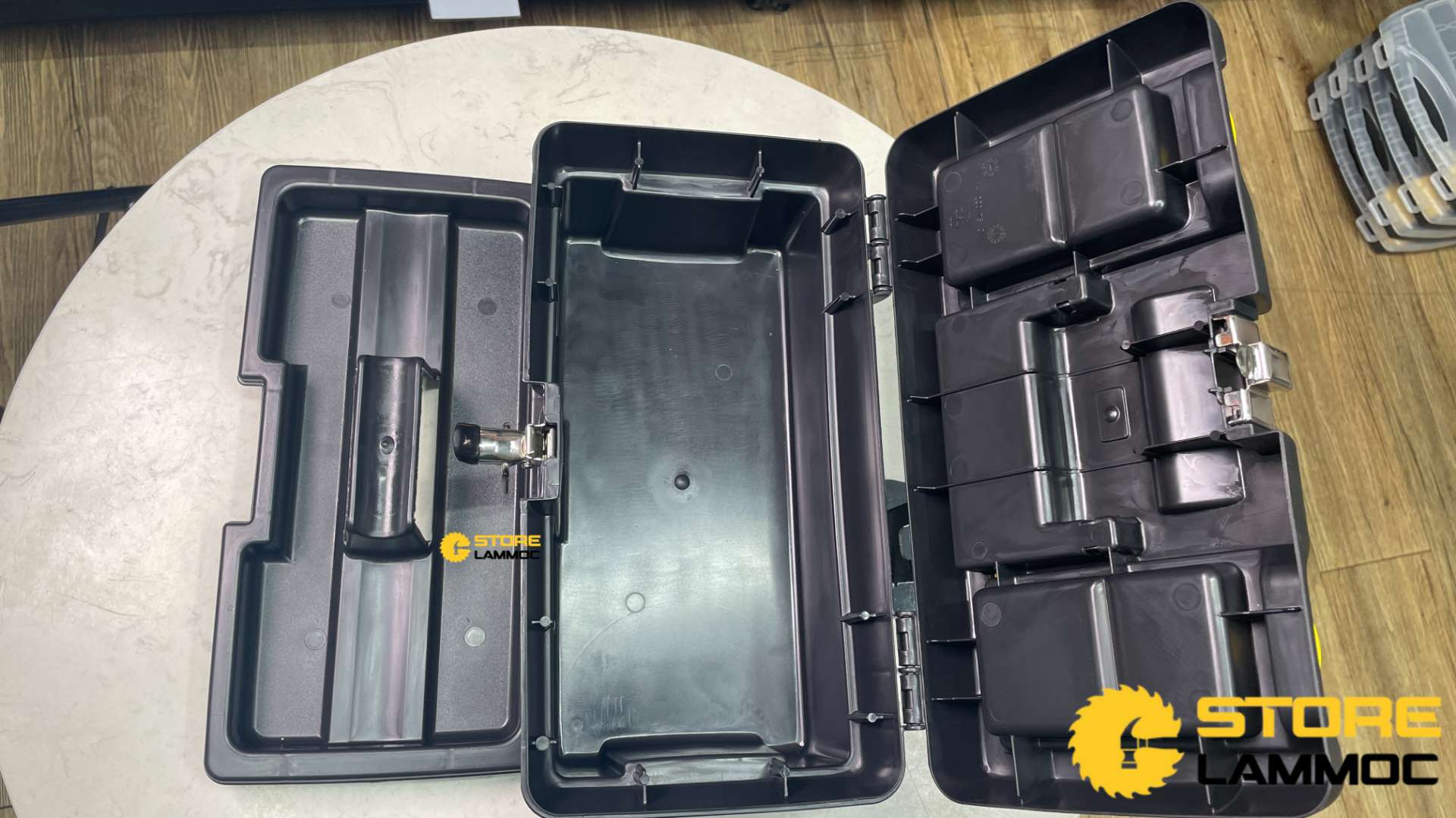 Thùng đựng đồ nghề 12.5inch Stanley 1-92-064 khóa kim loại